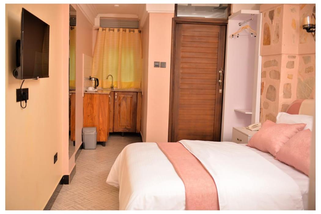 Hotel Ruby Haven Kampala Exterior foto