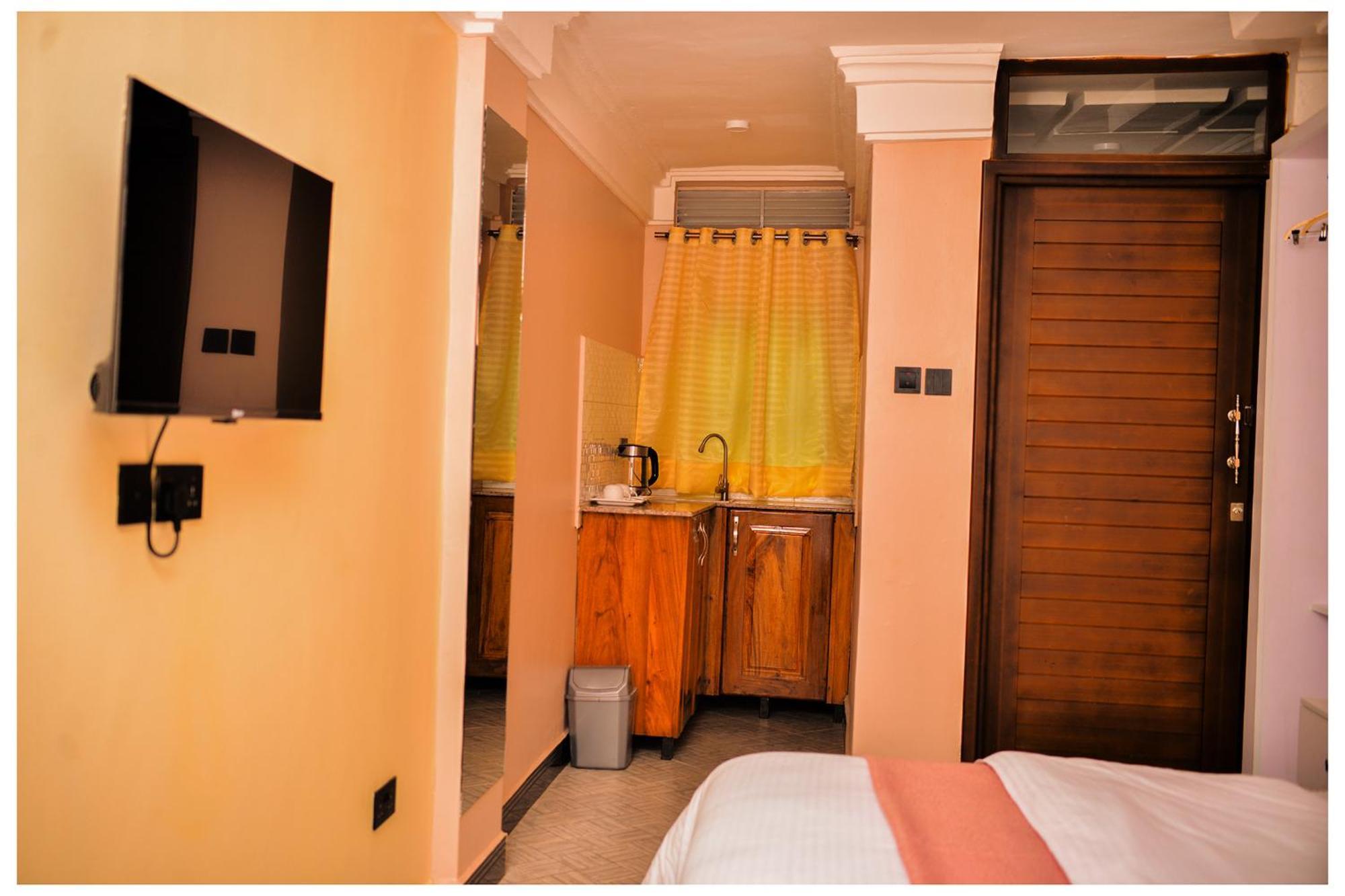 Hotel Ruby Haven Kampala Exterior foto