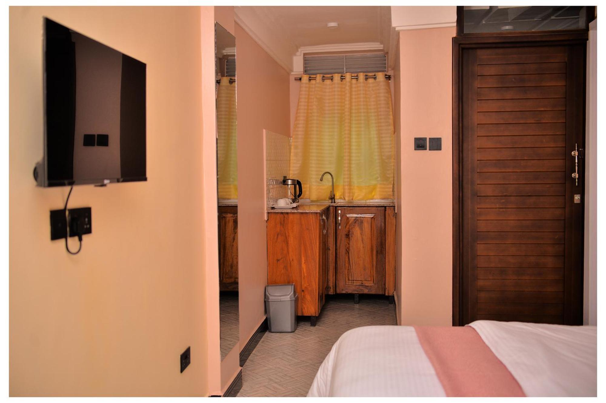 Hotel Ruby Haven Kampala Exterior foto